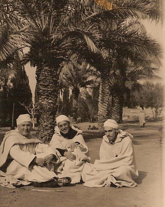 1954, Algeria - Carlo Carretto, Arturo Paoli e un altro novizio nel deserto di Béni Abbès