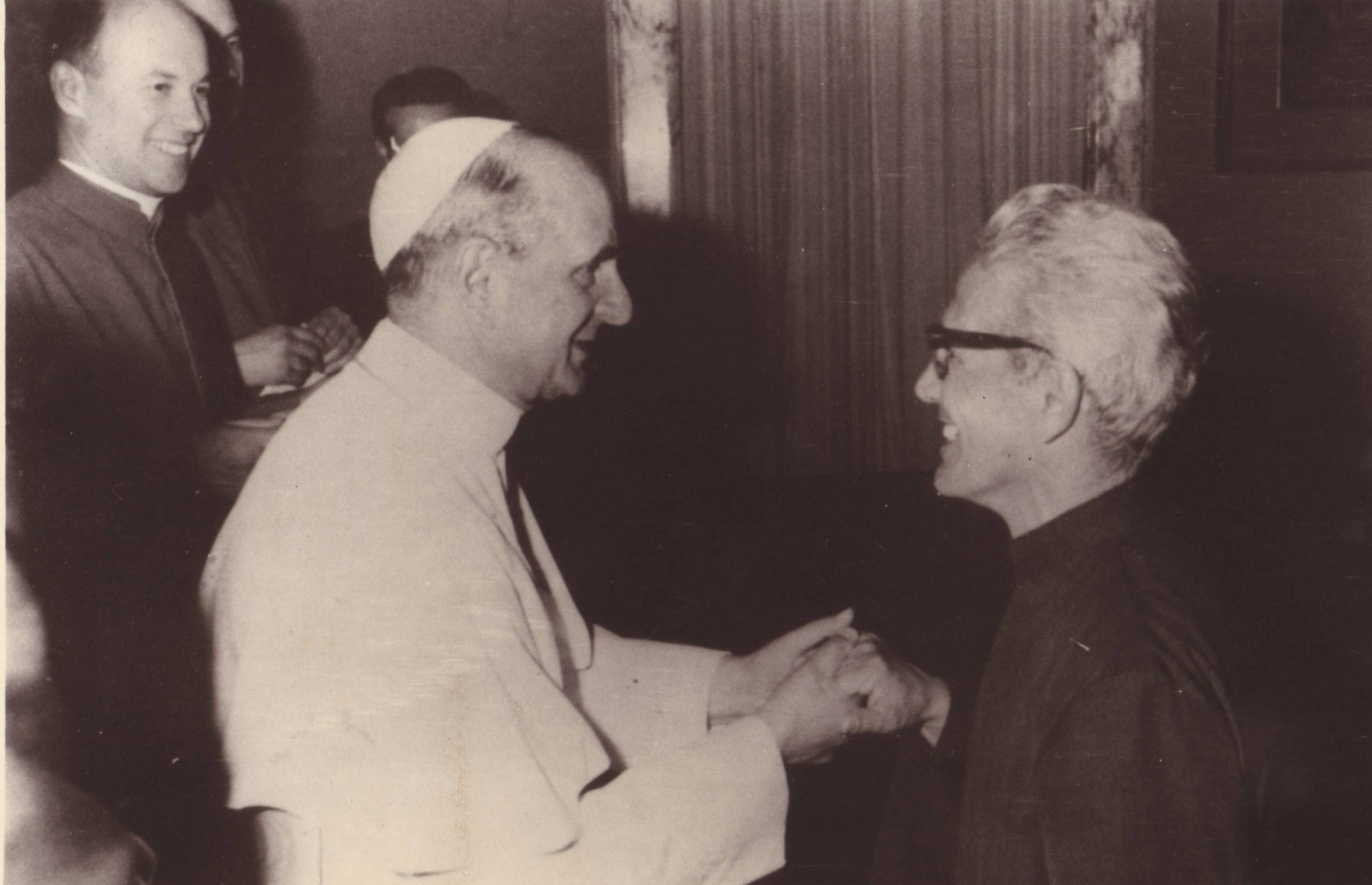 1964, Roma, San Pietro - In udienza da Paolo VI durante il suo primo viaggio in Italia dopo la partenza per l'Argentina
