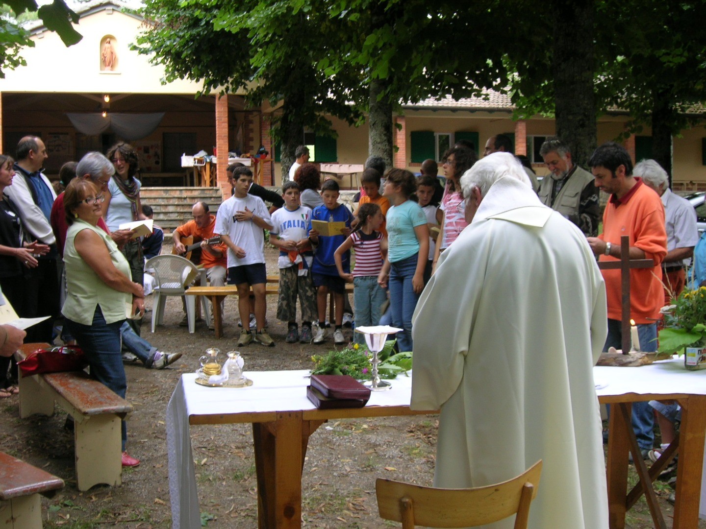 2009, Magliano - Fratel Arturo all'incontro organizzato dai gruppi di Lucca